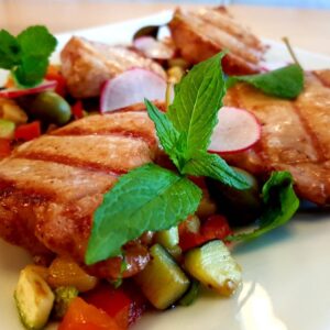 Свиная корейка с овощным рататуем и картофелем гриль